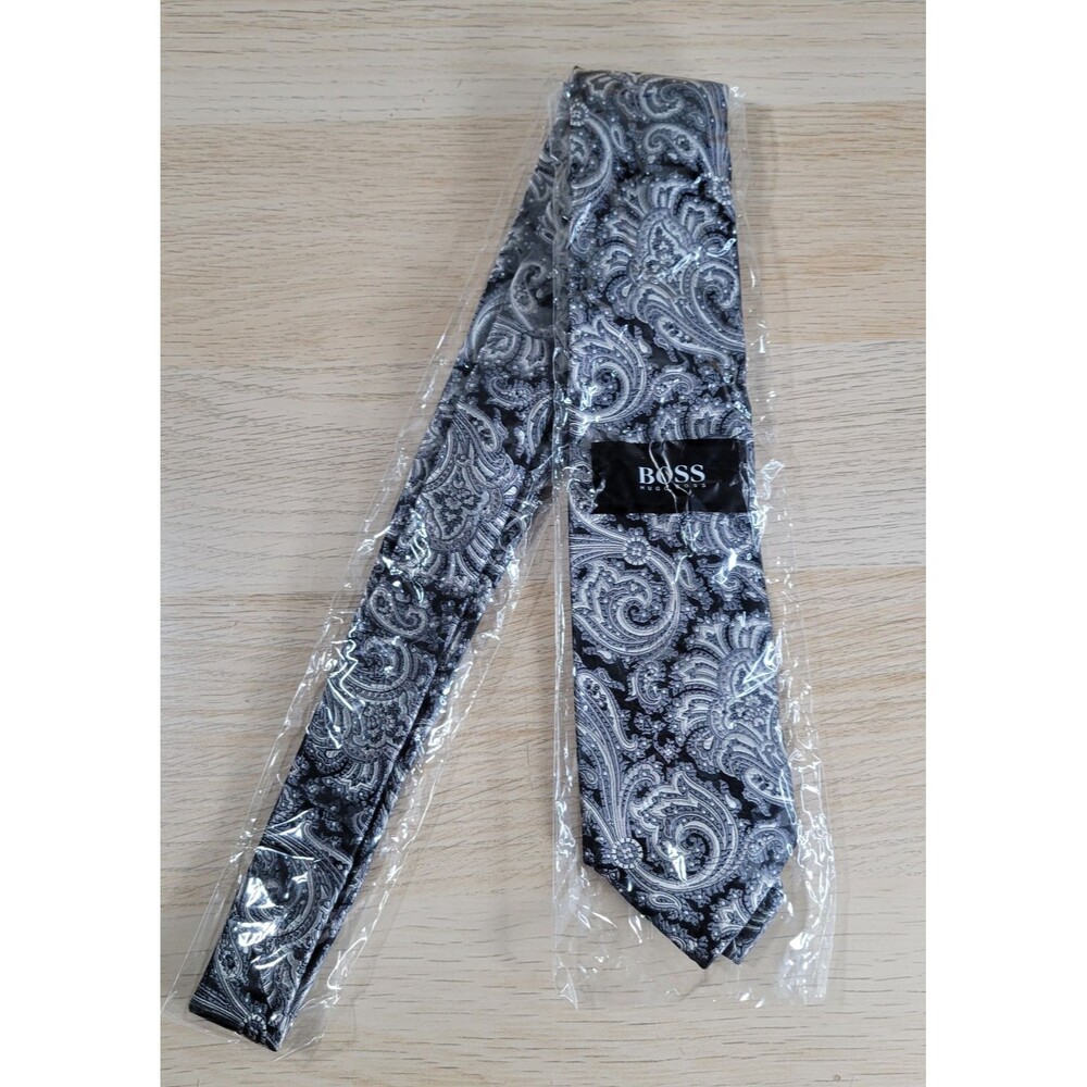 Boss Hugo Boss 100% Silk Paisley Tie Black Gray Mens Necktie Italy 7.5 cm NEW
